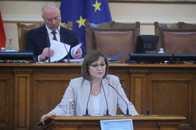 Корнелия Нинова: Искаме мир в Украйна, но наложен чрез дипломация и разум