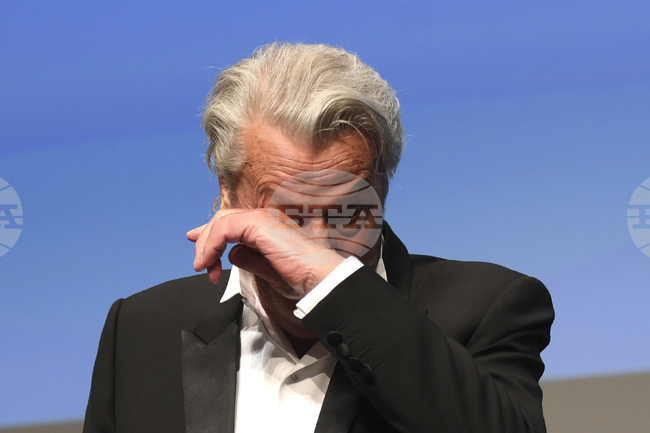 По-малкият син на Ален Делон иска отмяна на последното завещание на актьора 