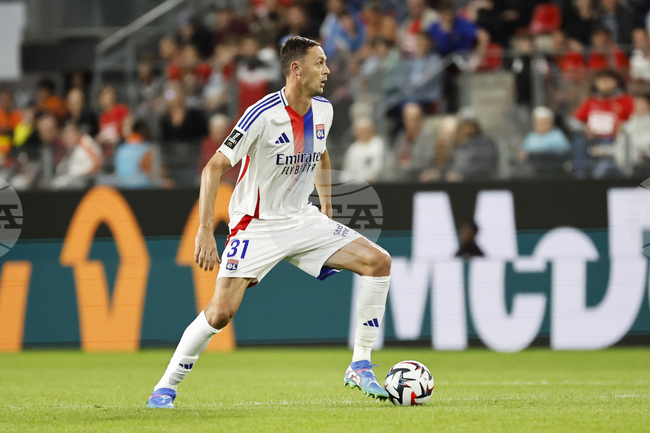 Неманя Матич се завръща в Италия