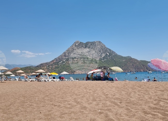 Здравни експерти предупреждават за наличието на опасни бактерии по турските плажове 