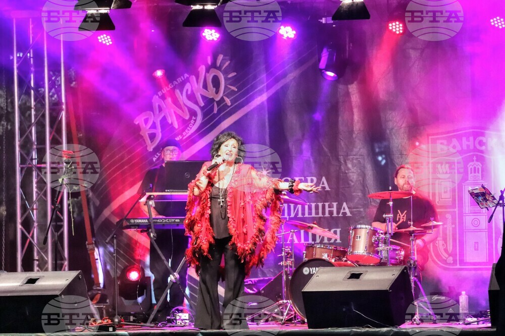 Йорданка Христова вдигна на крака публиката в Банско
