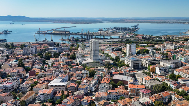 В Община Бургас бяха обсъдени възможностите за разширяване на икономическото и логистичното сътрудничество с Виетнам