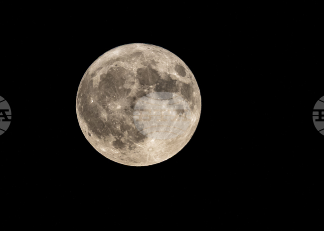 Бургас - Луна - пълнолуние