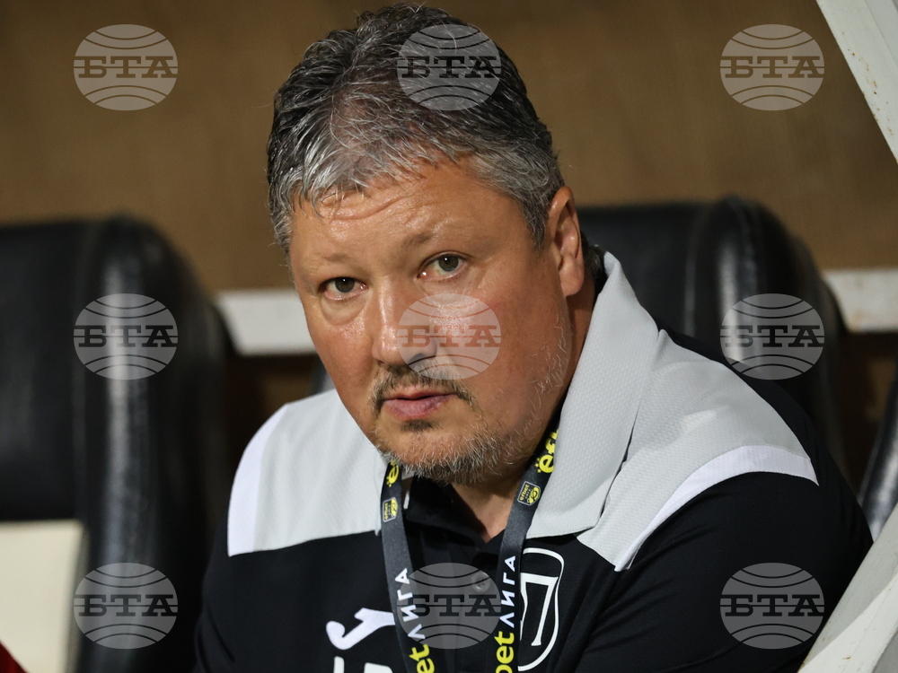 Легендата на българския футбол Любослав Пенев е приет по спешност в германска клиника, където се бори с онкологично заболяване