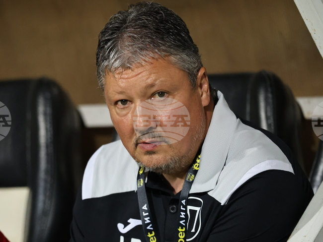 Легендата на българския футбол Любослав Пенев е приет по спешност в германска клиника, където се бори с онкологично заболяване