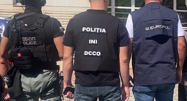 МВР: Международна организирана престъпна група е неутрализирана при мащабна операция по разследване на ГДБОП срещу канал за трафик на мигранти през България