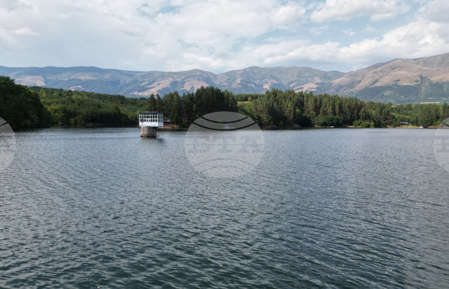 Язовир „Голямо Баненско езеро“ е пълен на четири пети от капацитета си, съобщиха от Областна администрация – Благоевград