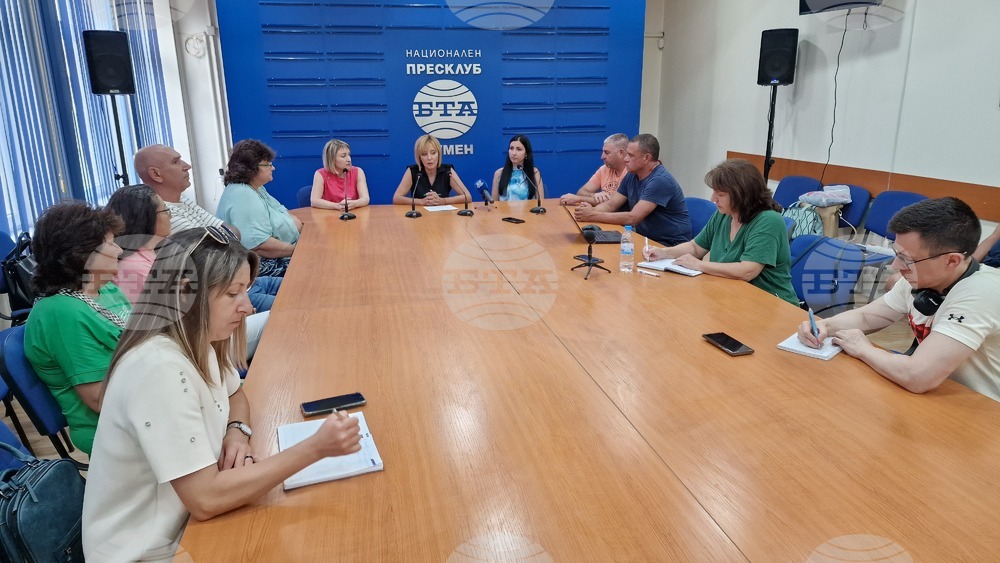 Лидерът на “Изправи се, България” Мая Манолова коментира в Шумен безводието и действията на частен съдебен изпълнител