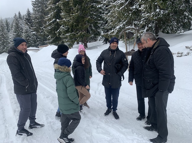 Емил Хумчев се срещна днес с първите две семейства, пристигнали от Украйна 