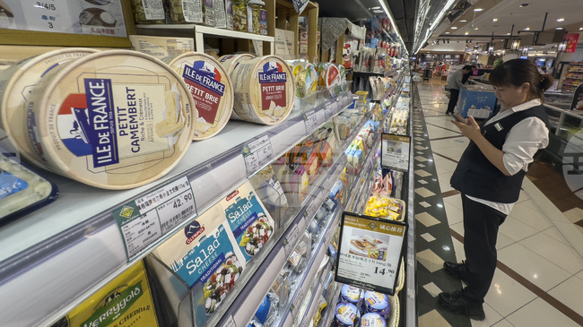 Наложените от Китай временни мита върху вноса на млечни продукти от ЕС са „неоправдани“, заяви говорител на ЕК