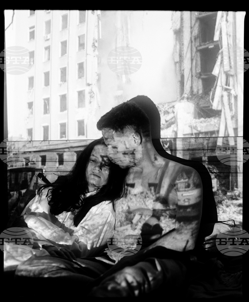 Петима фотографи пречупват войната в Украйна и възприятията за нея през своите обективи