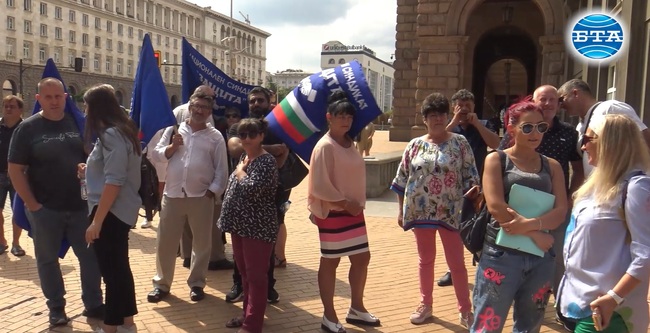 От синдикат "Защита" протестираха пред Инспекцията по труда в София, от ведомството отхвърлиха твърденията за бездействие по сигнали