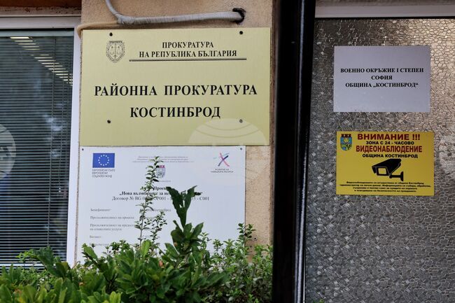 Мъж на 45 години, обвиняем за развратни действия спрямо непълнолетен, остава в ареста, съобщиха от прокуратурата 