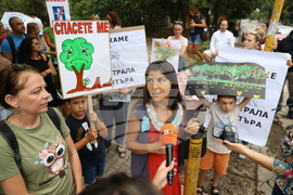 „Да спасим дърветата на „Опълченска“ - протестно шествие