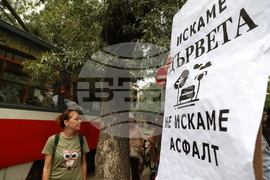 „Да спасим дърветата на „Опълченска“ - протестно шествие