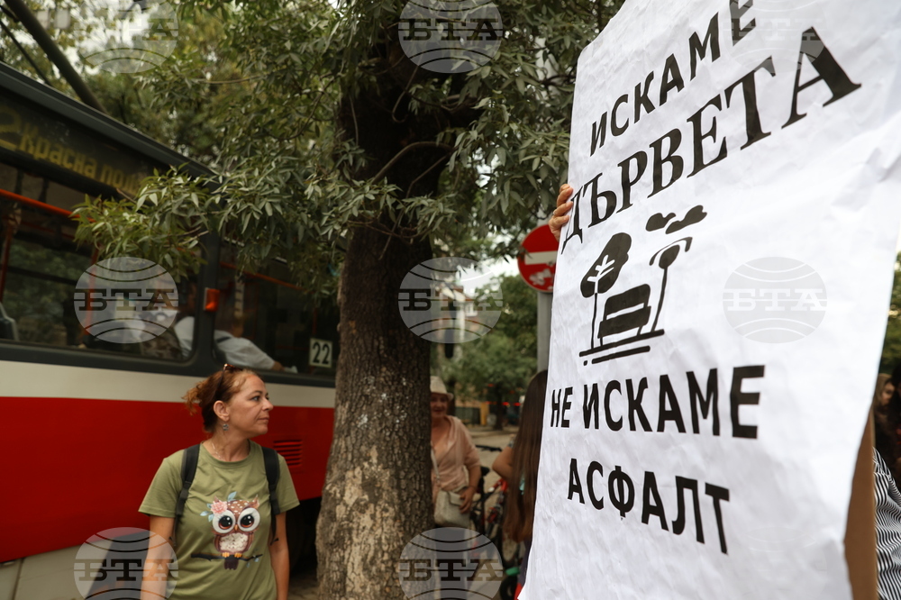 „Да спасим дърветата на „Опълченска“ - протестно шествие