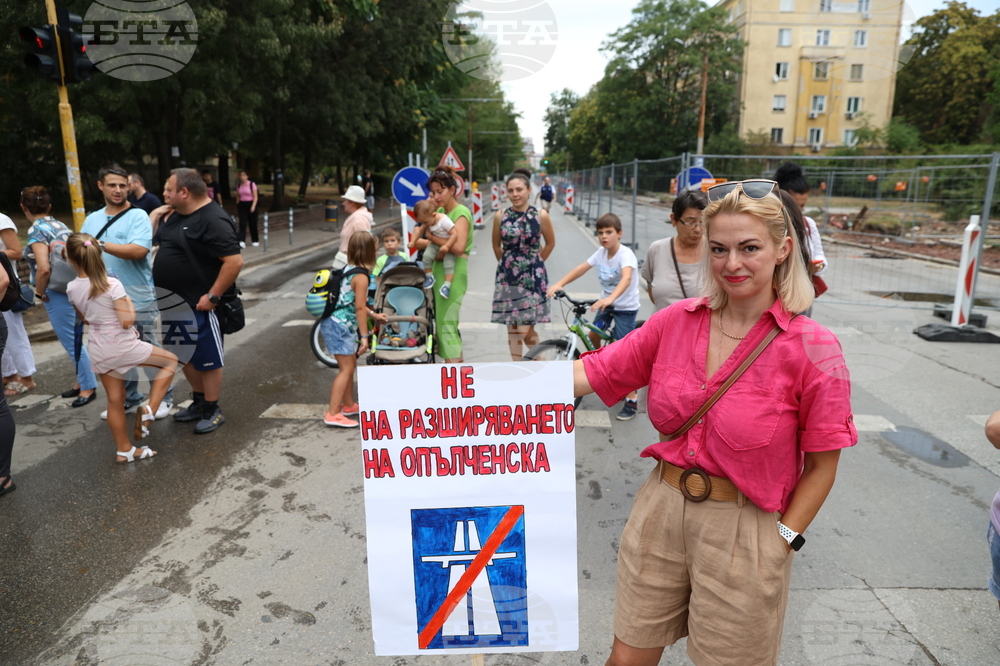 „Да спасим дърветата на „Опълченска“ - протестно шествие