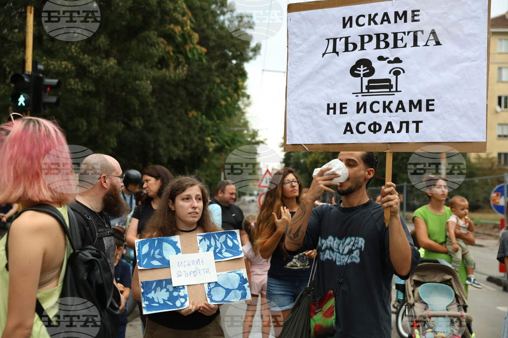„Да спасим дърветата на „Опълченска“ - протестно шествие