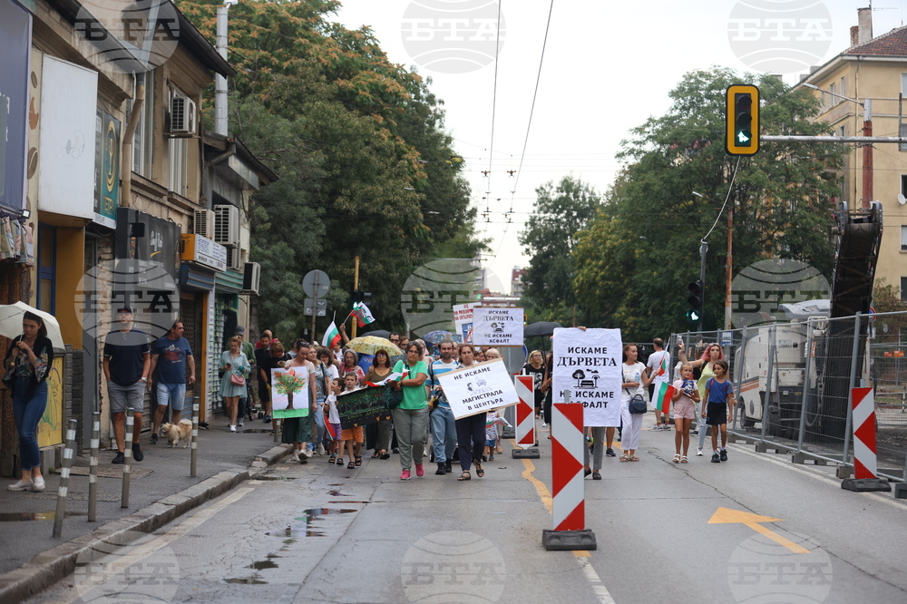 „Да спасим дърветата на „Опълченска“ - протестно шествие