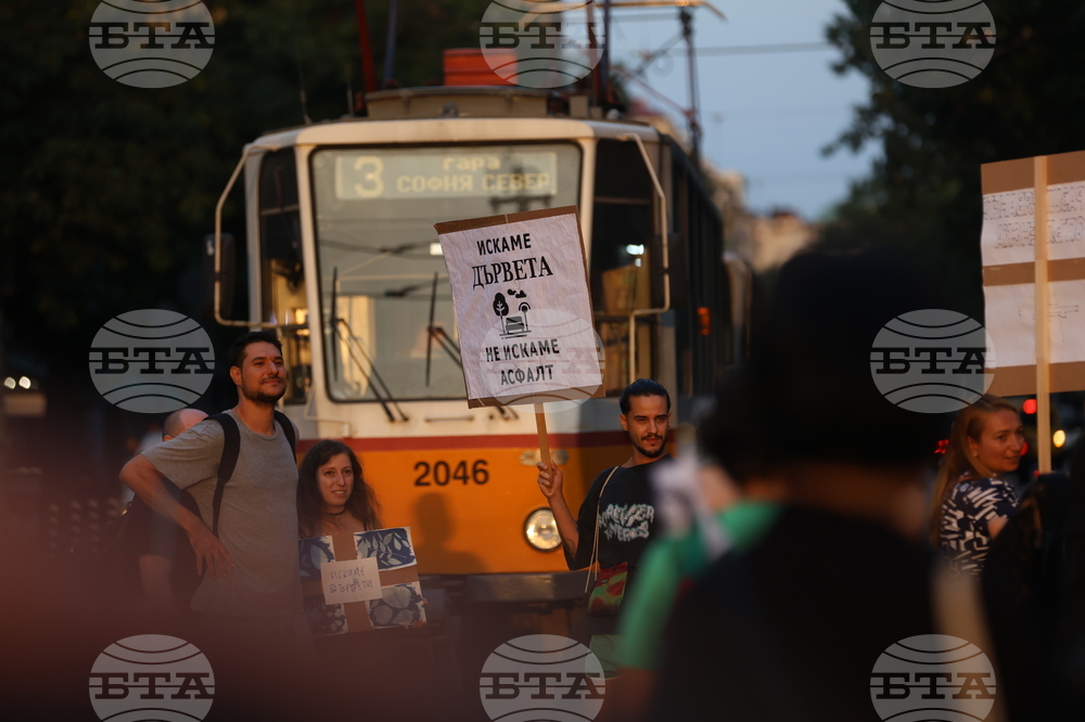 „Да спасим дърветата на „Опълченска“ - протестно шествие