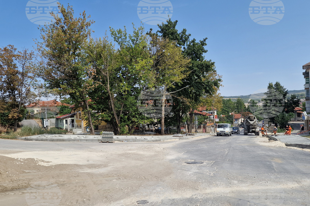 Разград - ремонт - улица