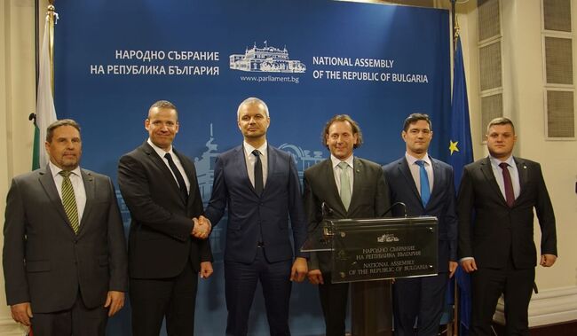 „Възраждане“ посрещна делегация на унгарската партия „Наша родина“