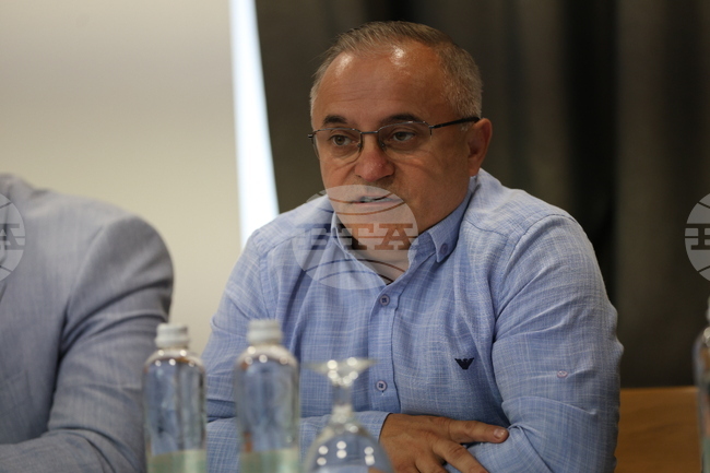 Радвам се, че за пореден път ще изразим подкрепа към лекарите от "Югозападна болница", каза кметът на Сандански