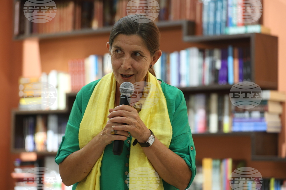 Стихосбирка „Самоопределения“ - Цвета Михайлова - представяне