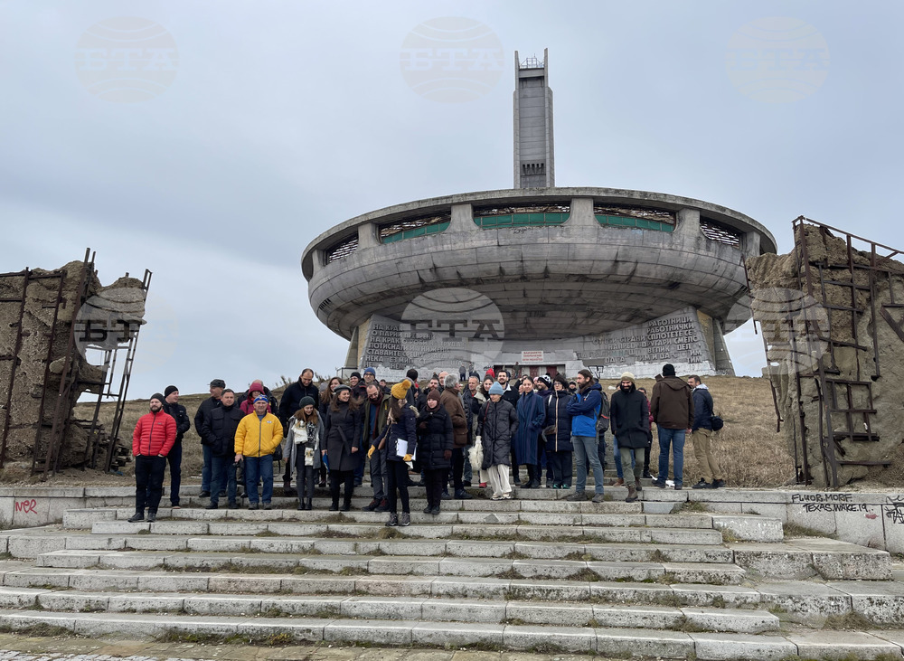 Бузлуджа - монумент