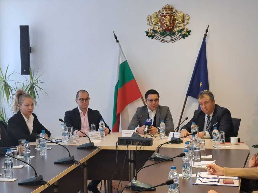 Министър Пулев в Шумен: Служебният кабинет осигури 16 млрд. лв. по 9 одобрени европейски програми