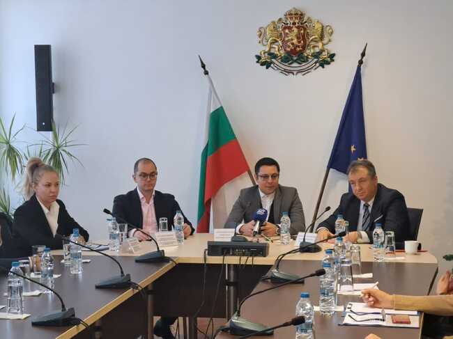 Министър Пулев в Шумен: Служебният кабинет осигури 16 млрд. лв. по 9 одобрени европейски програми