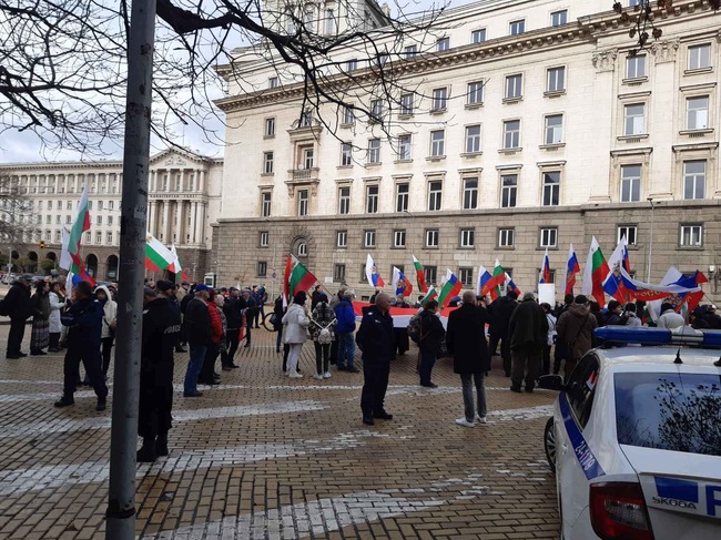 Кметът Йорданка Фандъкова издаде заповед за прекратяване на митинг в София след получена информация от ДАНС