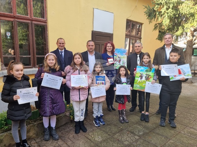 Плевен - конкурс - партия "Възраждане" - деца - награди