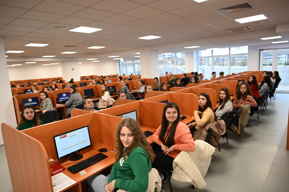 УНСС откри кандидат-студентската кампания със състезание по счетоводство 