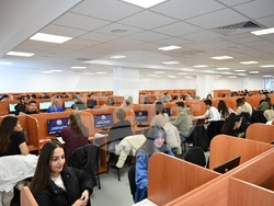 Снимка: Пресцентър УНСС - кандидат-студентската кампания със състезание по счетоводство 