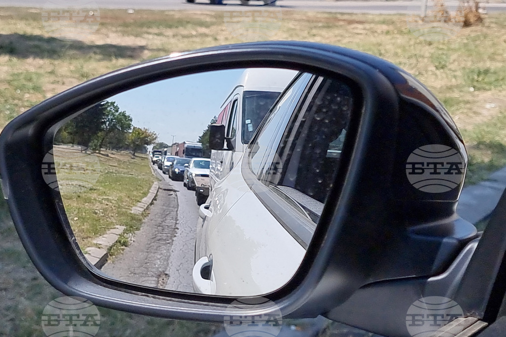 Вземанията на лизинговите дружества по договори за леки автомобили нарастват с 21,5 процента в края на декември 2024 г. на годишна база, по данни на БНБ