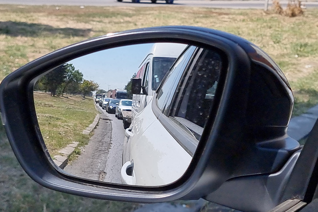 Вземанията на лизинговите дружества по договори за леки автомобили нарастват с 21,5 процента в края на декември 2024 г. на годишна база, по данни на БНБ