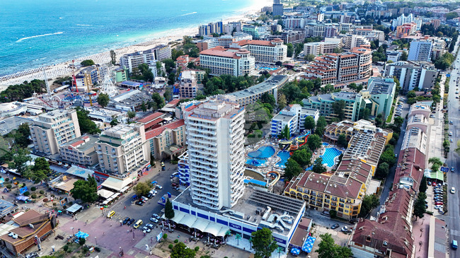 Майка и дете са в реанимация след пътен инцидент в Слънчев бряг 