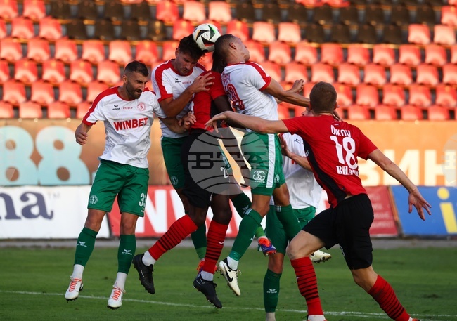 Анте Аралица и Спас Делев се отличиха с по гол и асистенция за втората поредна победа на Локомотив (София) през пролетта в efbet Лига