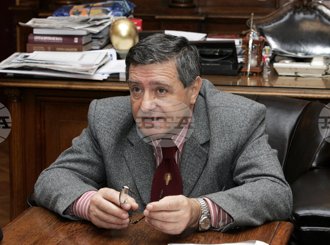 Проф. Боян Биолчев - филолог, писател и сценарист