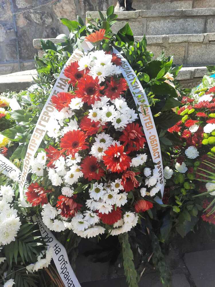 Областна администрация Разград: Представители на Областна администрация Разград почетоха честването на 147 години от Шипченската епопея