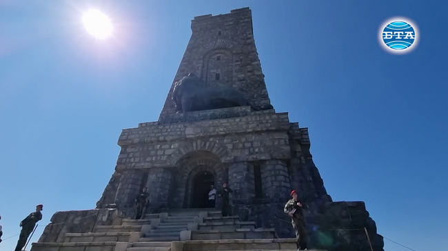 Хиляди българи отдадоха почит към загиналите в Шипченската епопея преди 147 години