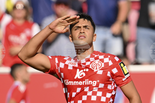 Ръководството на Майнц 05 иска да задържи в тима двама от основните си футболисти