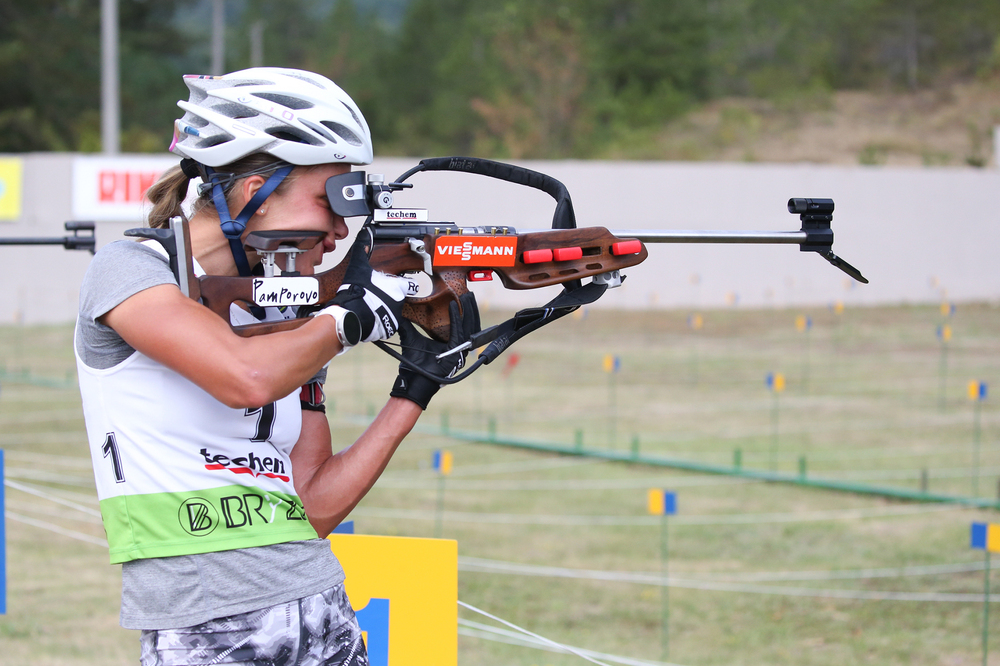 Милена Тодорова и Благой Тодев бяха най-бързи в спринта за Балканската купа по летен биатлон в Банско