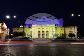 Народно събрание - фасада - осветяване