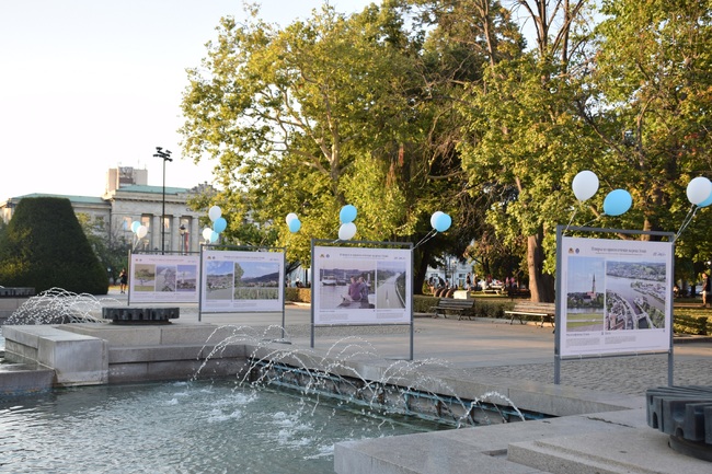 Община Русе: Изложба на централния площад в Русе представя река Дунав през обектива на велопътешественици