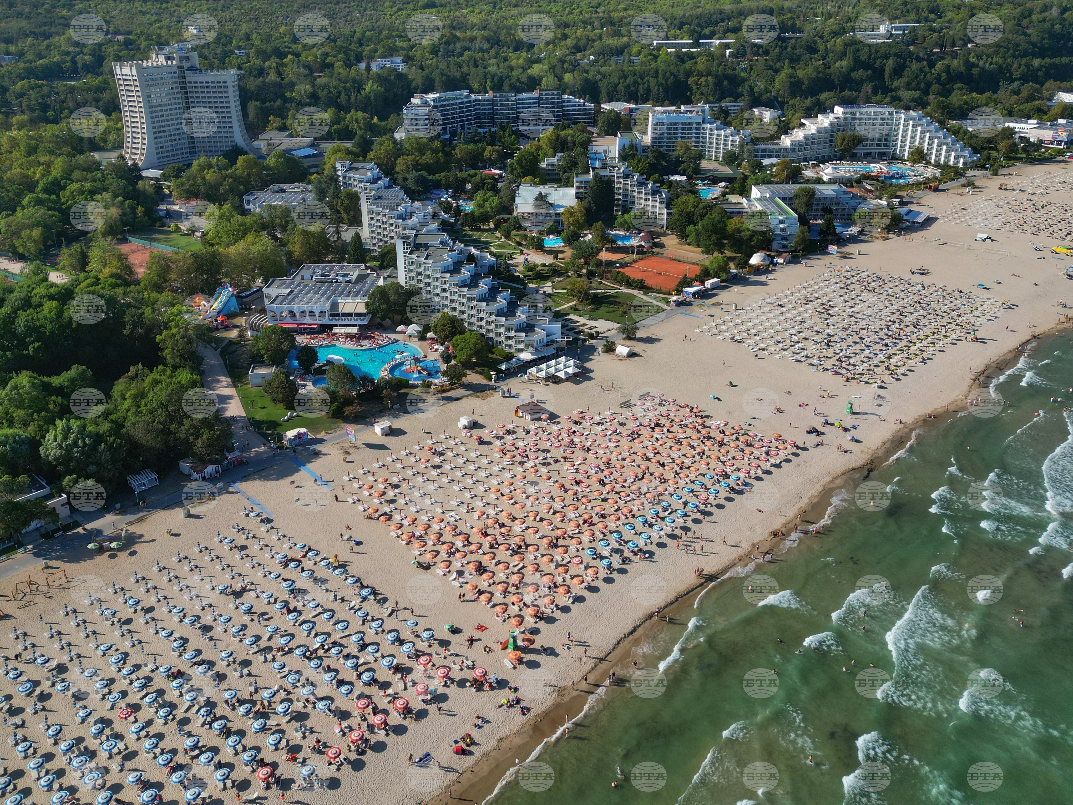 Patru hoteluri din stațiunea de vacanță “Albena” au fost premiate de un operator turistic german.  