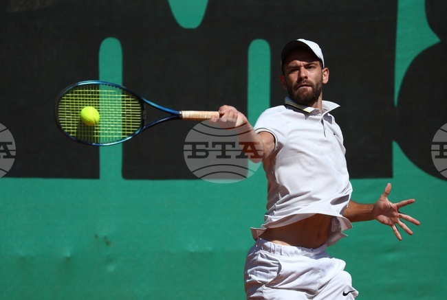 Защитаващият титлата си Симон-Антони Иванов се класира за полуфиналите на сингъл при мъжете на Държавното първенство по тенис на открито