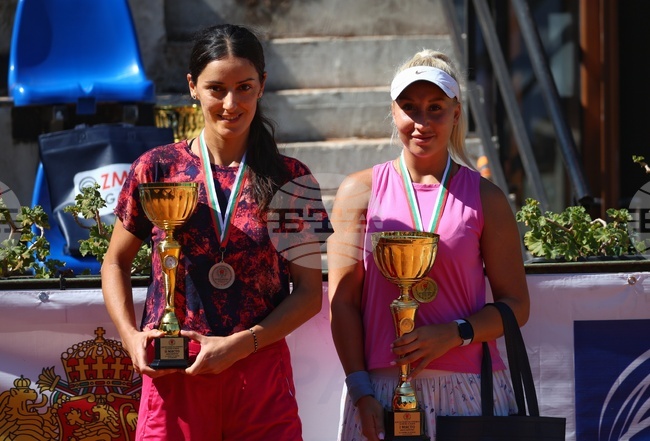 Държавно първенство по тенис на открито - жени