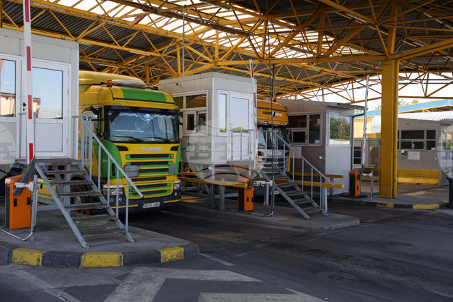 Интензивен е трафикът на граничен пункт „Капитан Андреево“ на изход за товарни автомобили, съобщиха от „Гранична полиция“